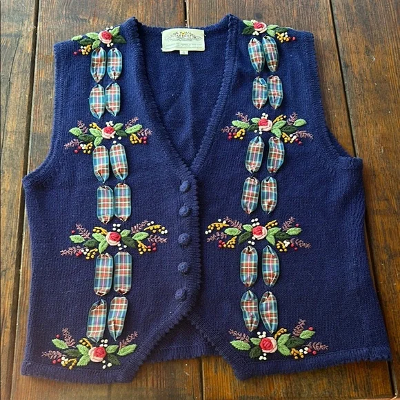 Vintage Susan Bristol Hand Embroidered Blue Knit Vest with Ribbon Detail - Picture 4 of 8